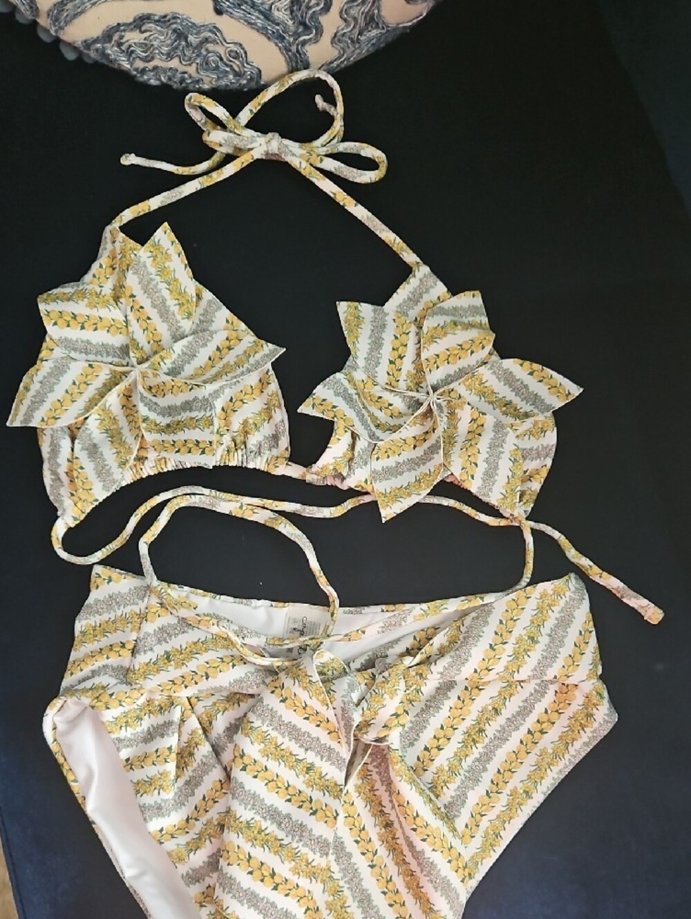 Women’s Yellow Patterned Ruffle Triangle Bikini - Picture 6 of 11